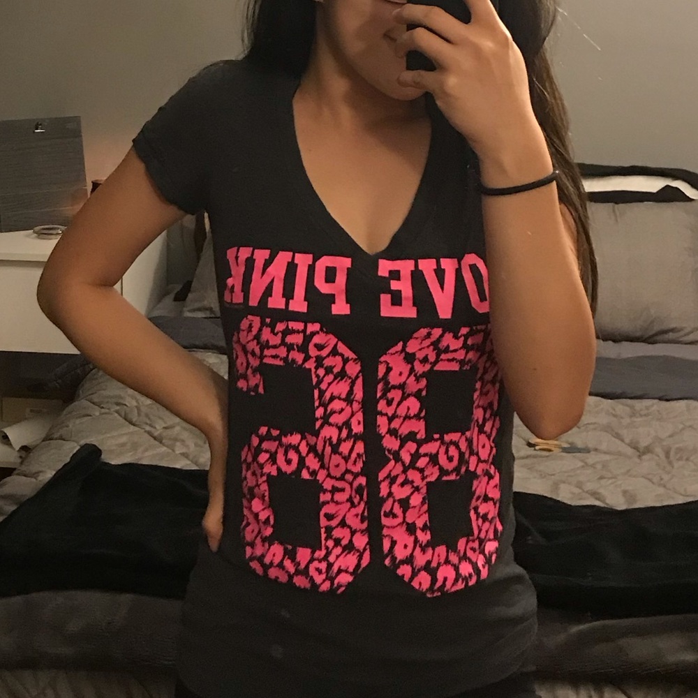💕PINK Victoria's Secret T-shirt